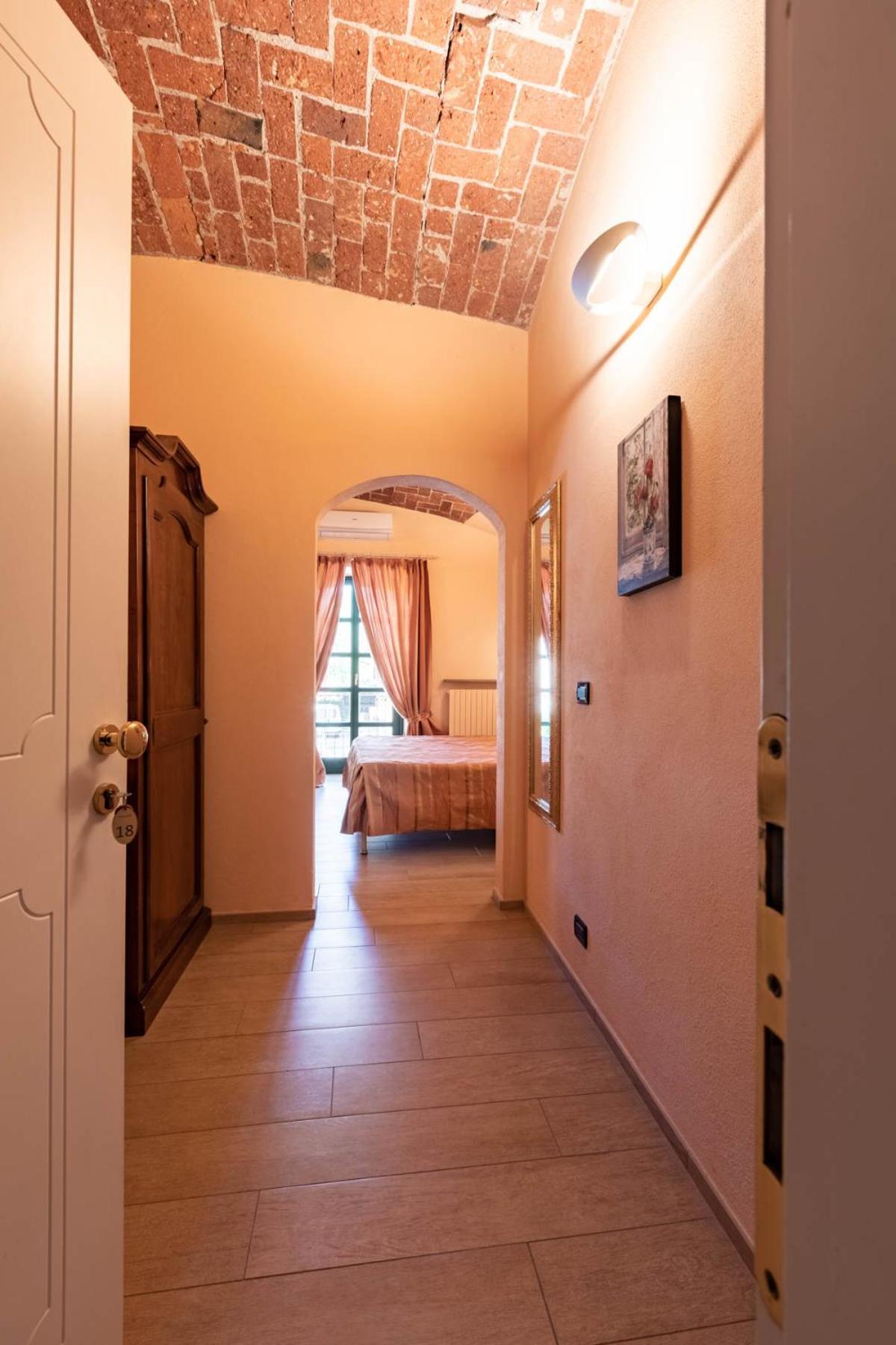Le Lanterne Hotel Borgo San Dalmazzo Buitenkant foto