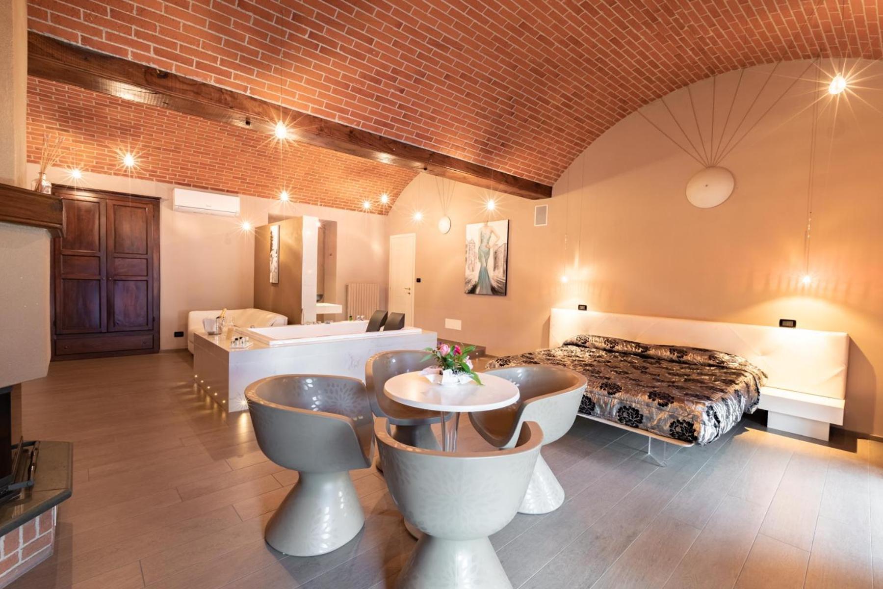 Le Lanterne Hotel Borgo San Dalmazzo Buitenkant foto