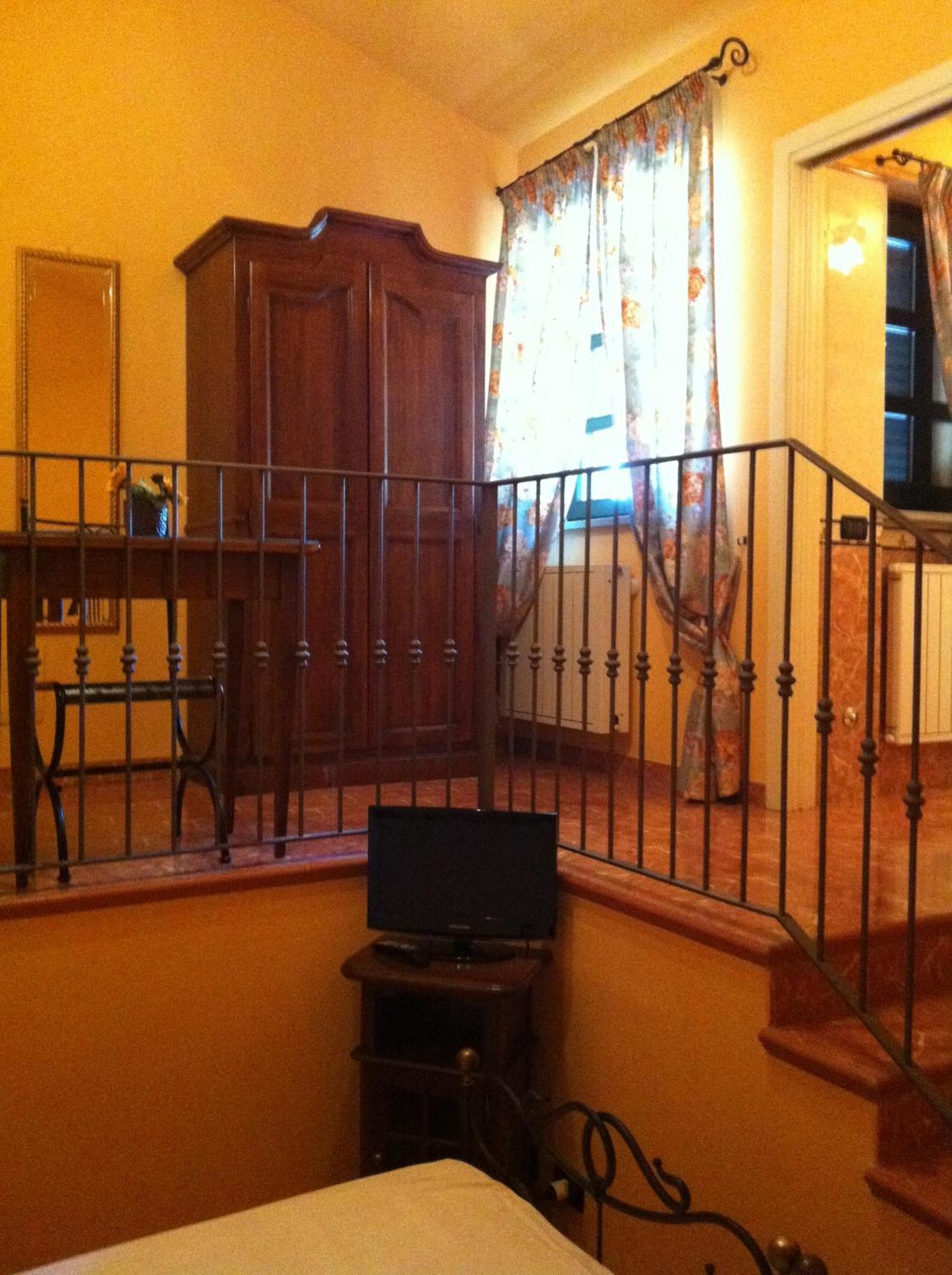 Le Lanterne Hotel Borgo San Dalmazzo Buitenkant foto