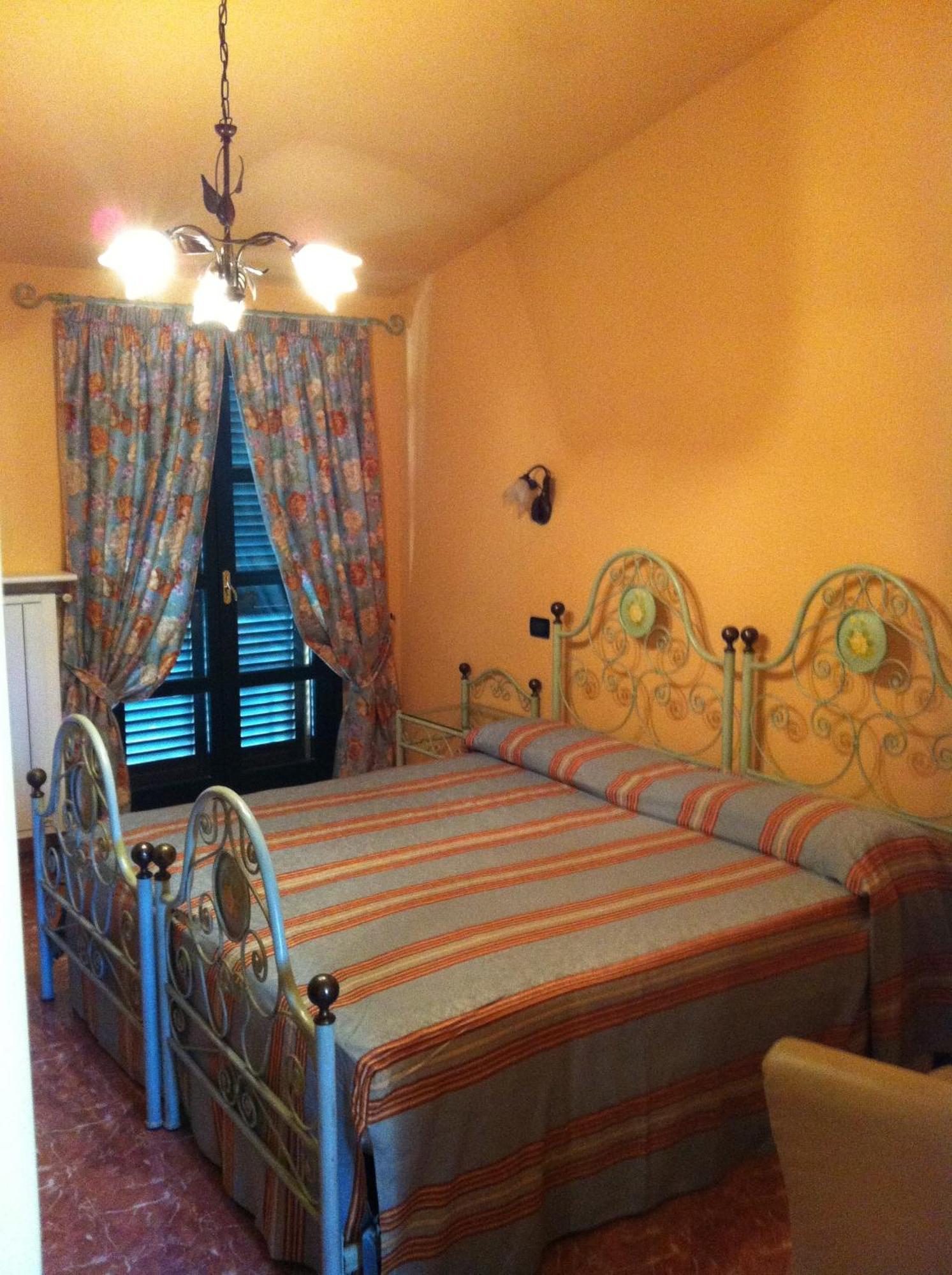 Le Lanterne Hotel Borgo San Dalmazzo Buitenkant foto